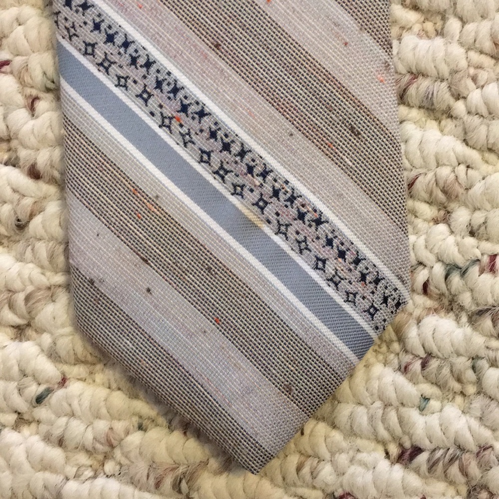 Men’s Tie - Picture 2 of 2